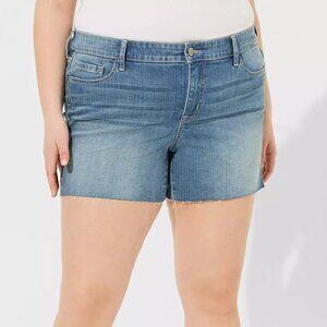 ❤️NWT VINTAGE TORRID SHORTS - 5" BOYFRIEND  STUDDED DENIM - MID RISE - PLUS SIZE